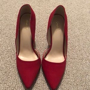 Red pumps
